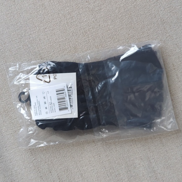 New Pointe Studio Grip Socks - Toeless - Picture 2 of 2